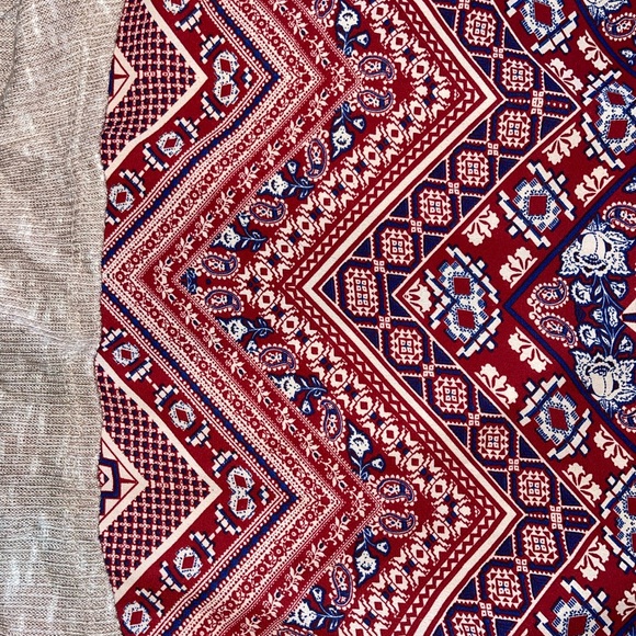 Tank top “cardigan” with pattern at bottom - Picture 3 of 3